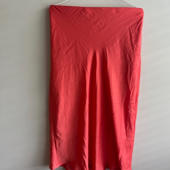 Satin Mid-length Skirt - Picture 2 of 5